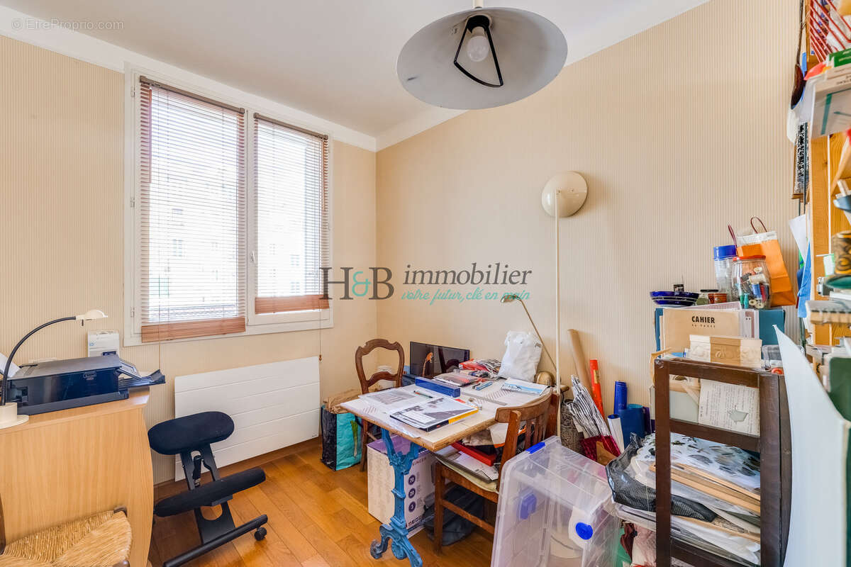 Appartement à PARIS-14E