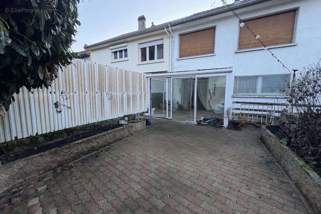 Maison à ARS-SUR-MOSELLE