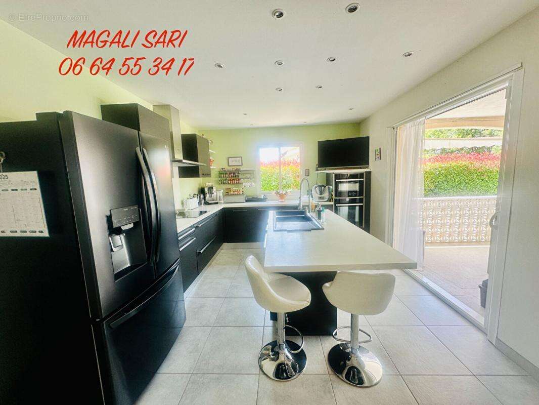 Maison à SAINT-HILAIRE-DE-BRETHMAS