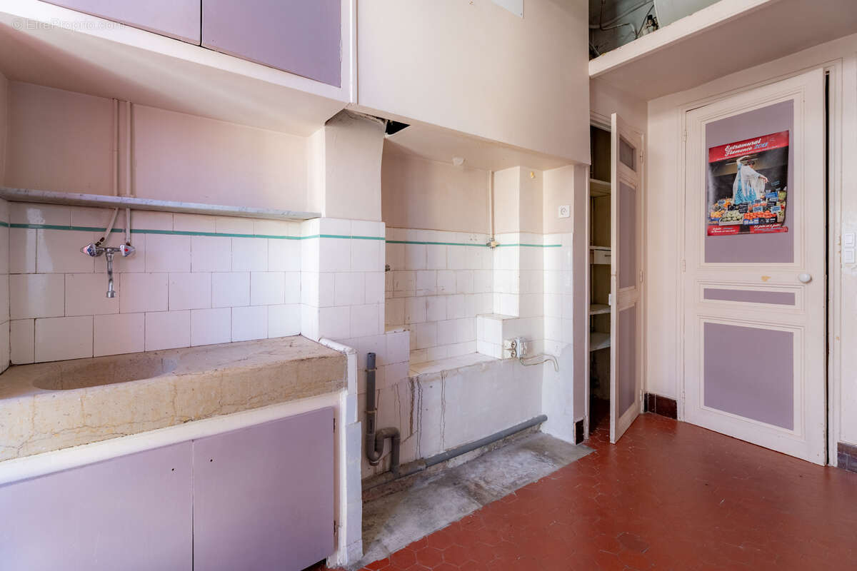 Appartement à MARSEILLE-4E