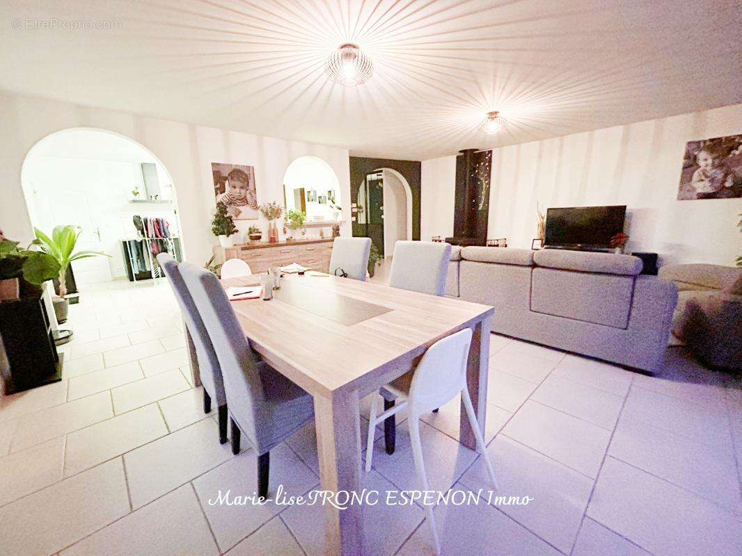 Maison à PERNES-LES-FONTAINES