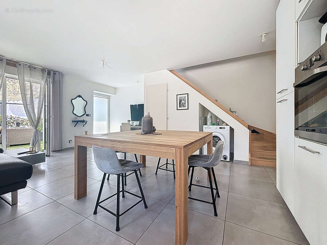 Appartement à SAINT-JEOIRE-PRIEURE