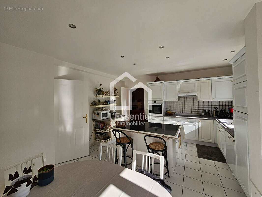 Maison à VERNEUIL-SUR-SEINE