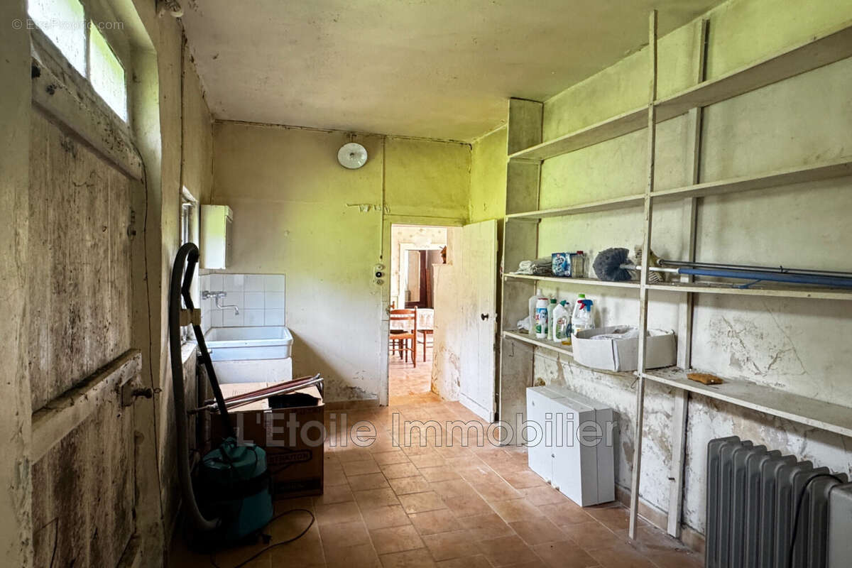 Maison 74 m² à Maheru  - photo 7