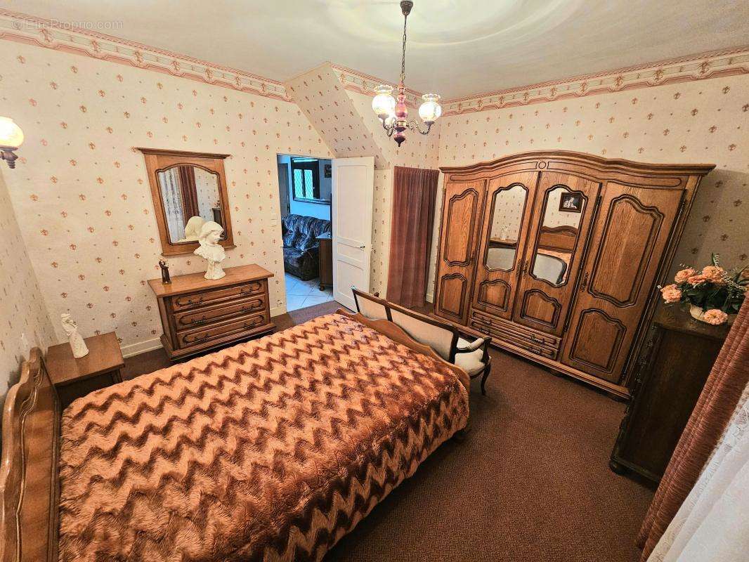 Maison à MONTESCOURT-LIZEROLLES