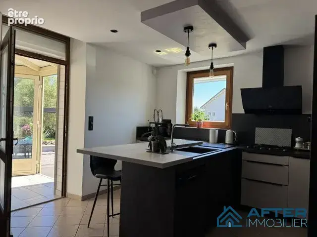 Maison 162 m² à Arches  - photo 2