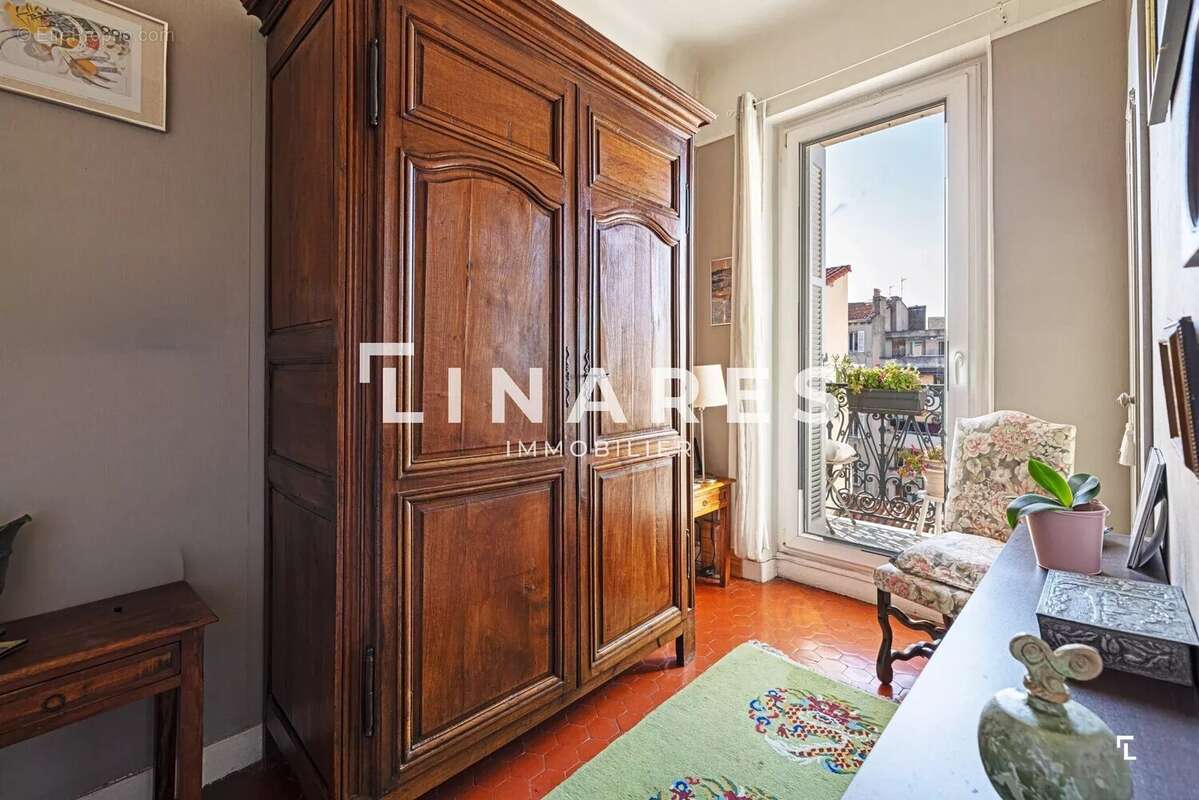 Appartement à MARSEILLE-1E