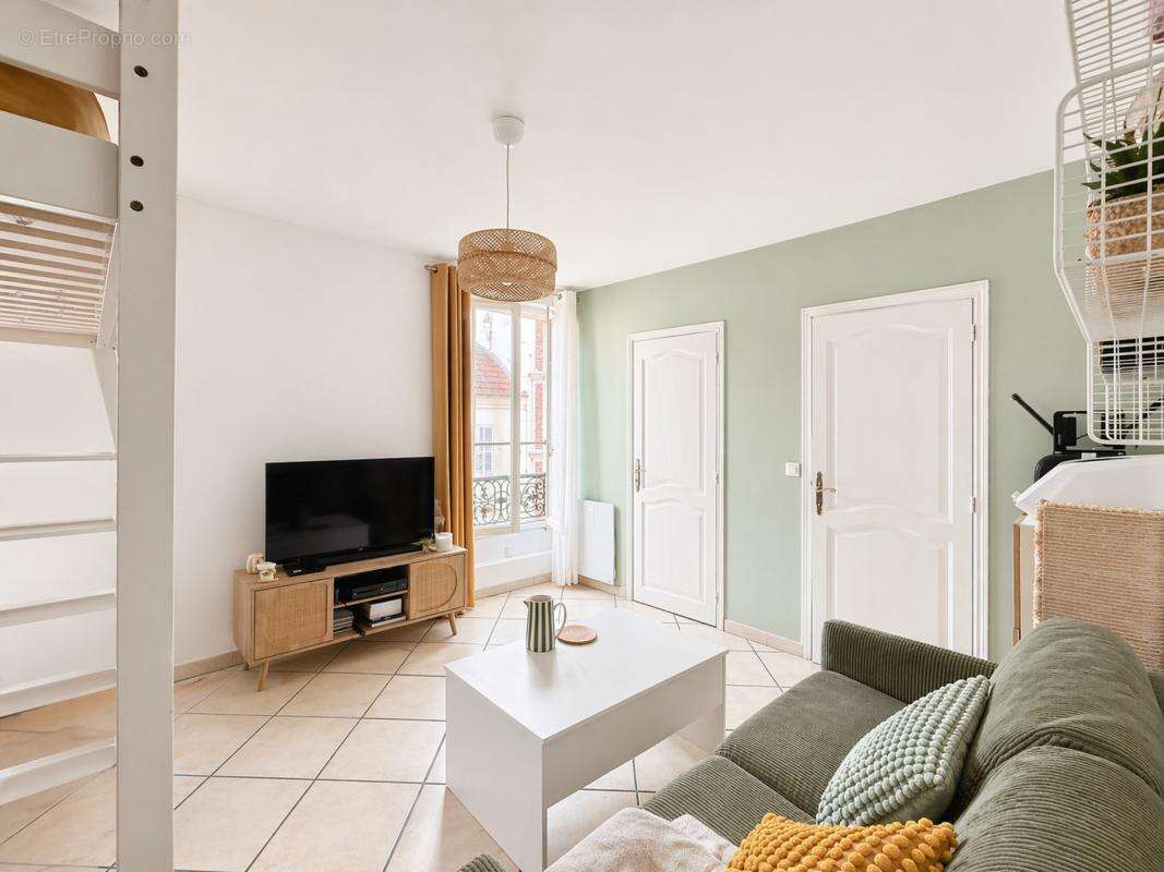 Appartement à PARIS-14E