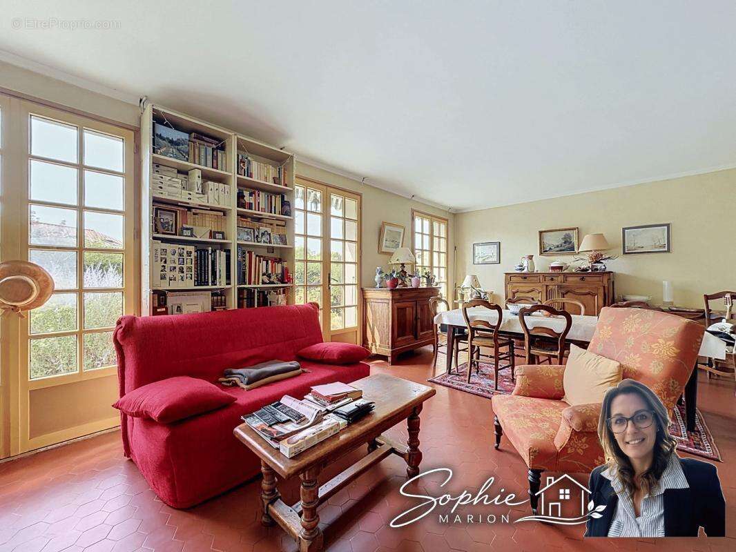 Maison 110 m² à Saint-Genis-Laval  - photo 2