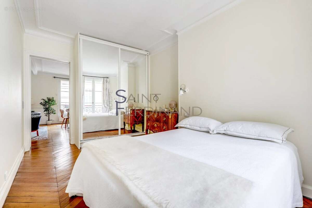 Appartement à PARIS-7E