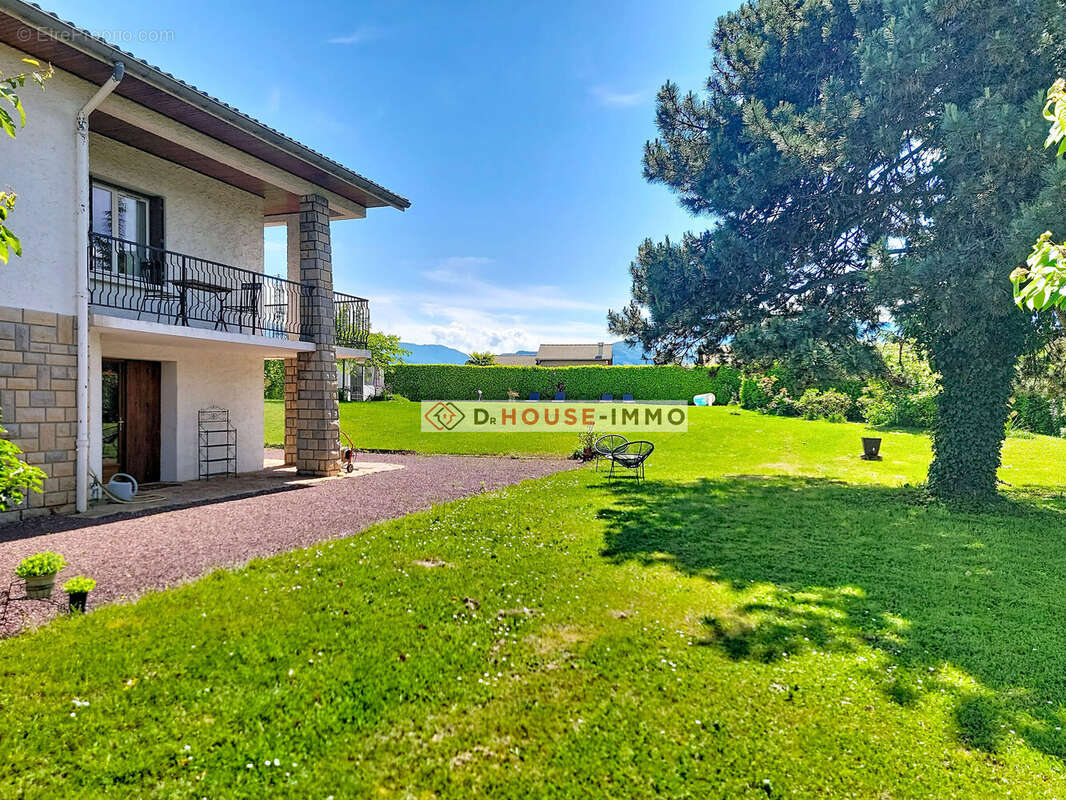 Maison 157 m² à Moirans  - photo 12
