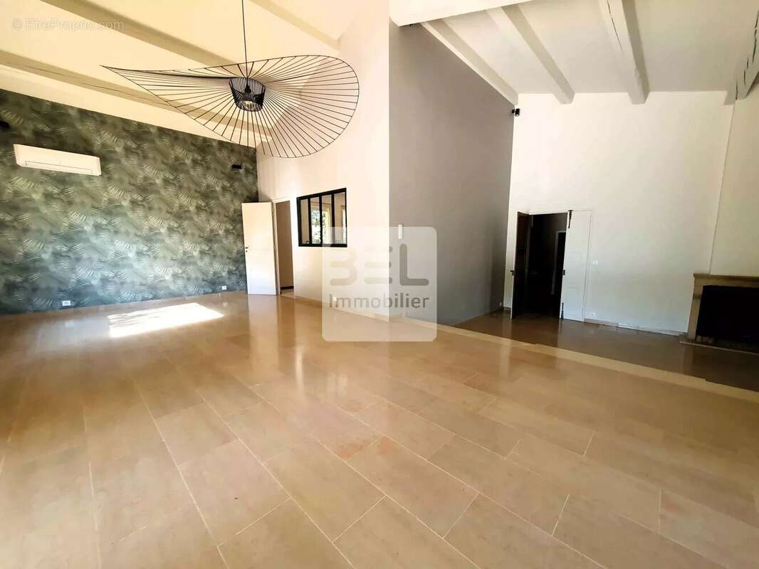 Maison à BAGNOLS-SUR-CEZE