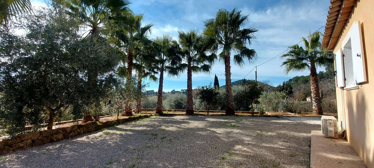 Nouveaute neoprovencale 5 p -157 m2 sur 1500 m2 de terrain- - photo 29