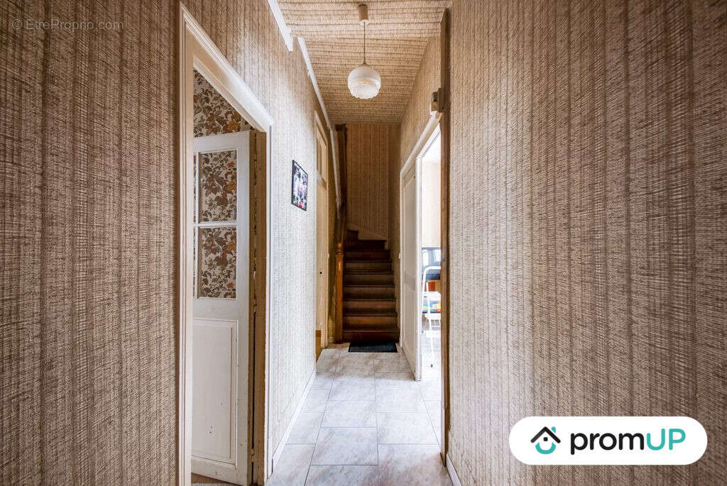 Maison à SAINT-AMAND-EN-PUISAYE