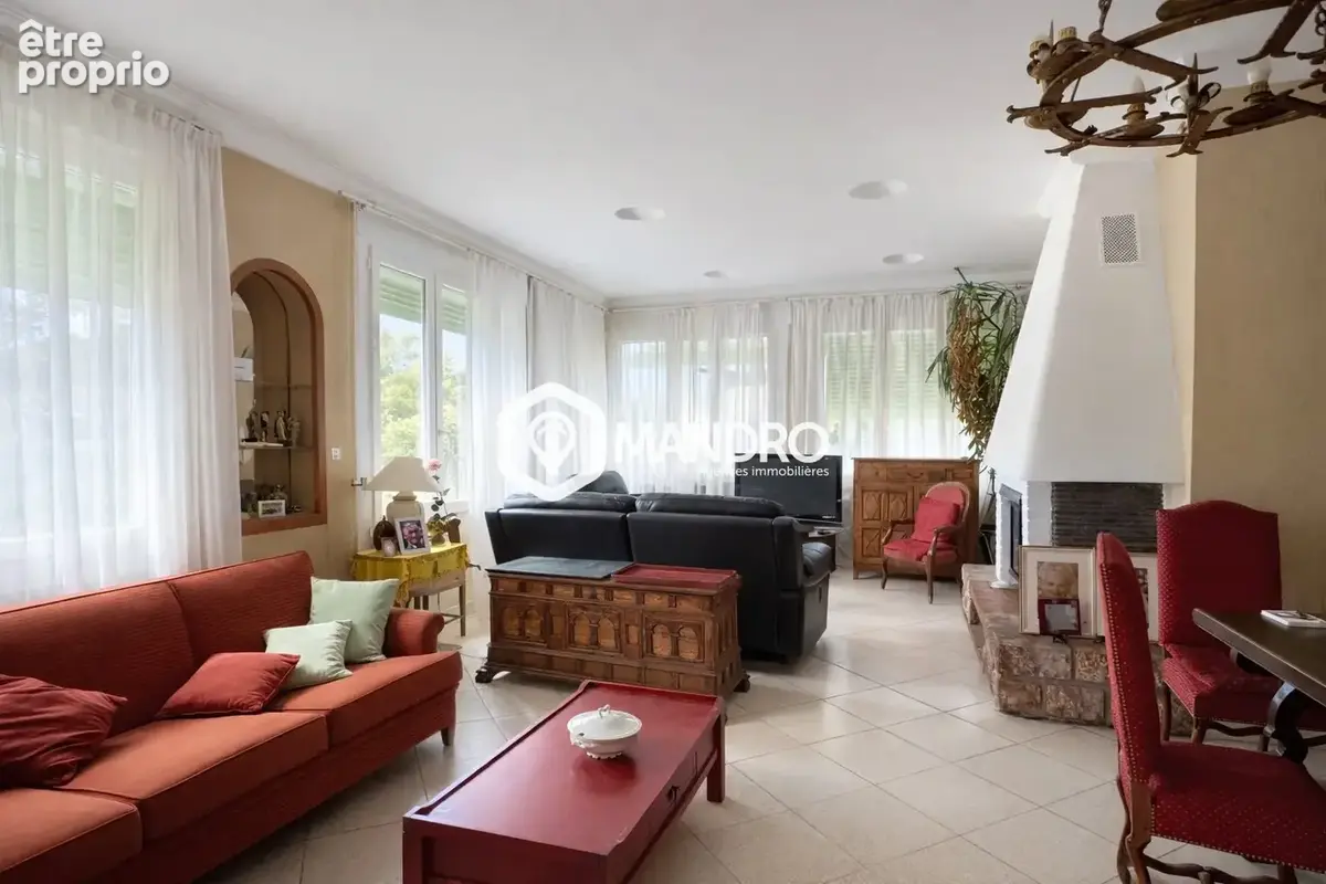 Maison 9 pièces 215 m² à vendre à Ille-Sur-Tet (66130) - photo 2