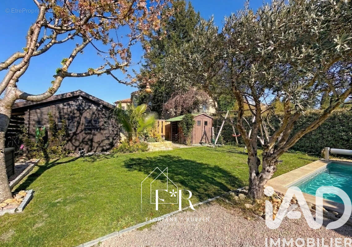 Photo 2 - Maison à SORGUES