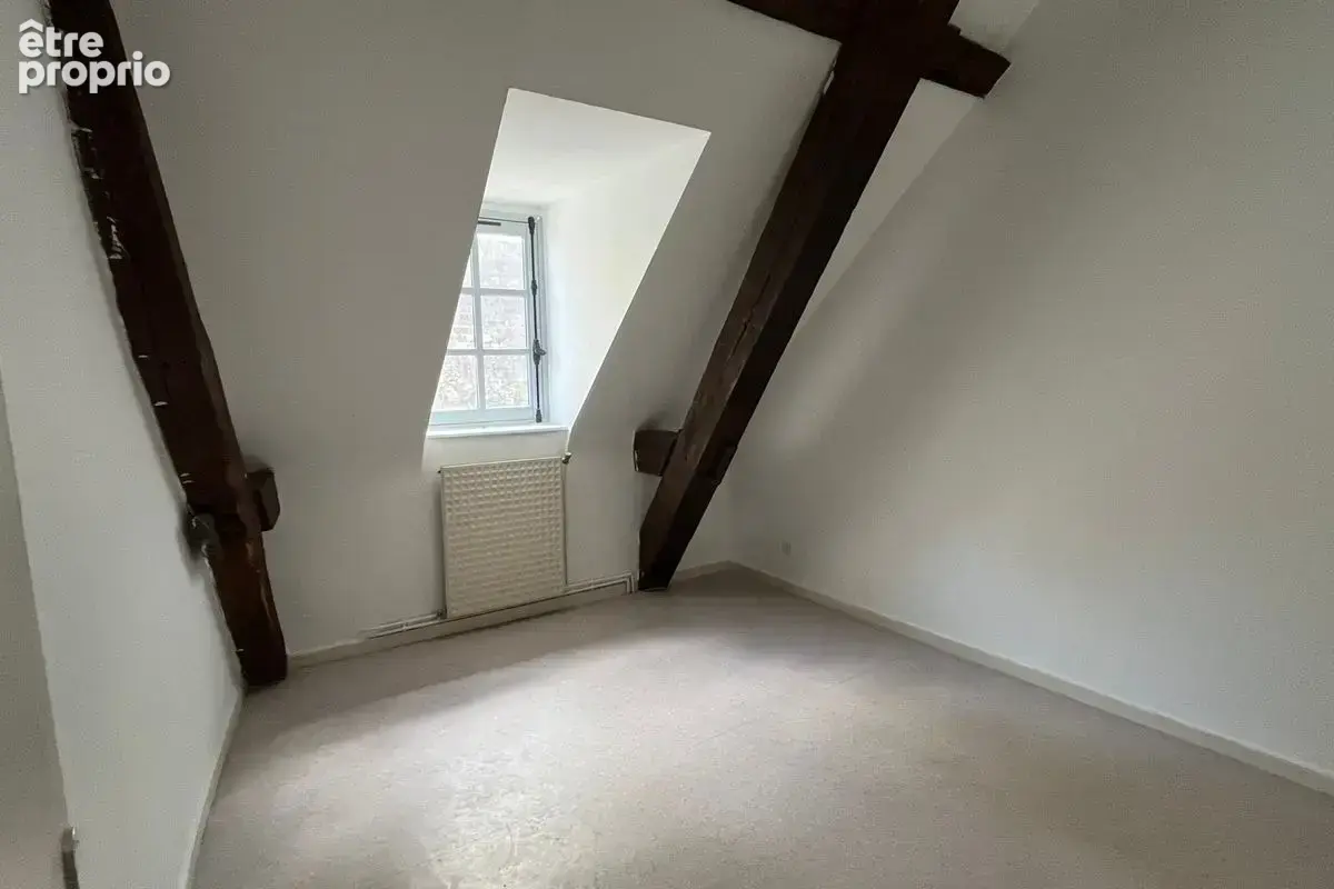 Loches - Proche de la Cité Royale - Appartement T3 - photo 5