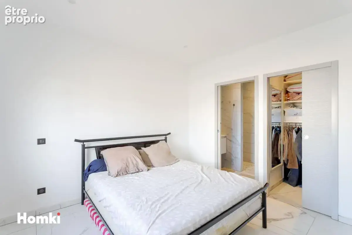 Maison contemporaine de 140 m2 sur terrain de 866 m2 - photo 9
