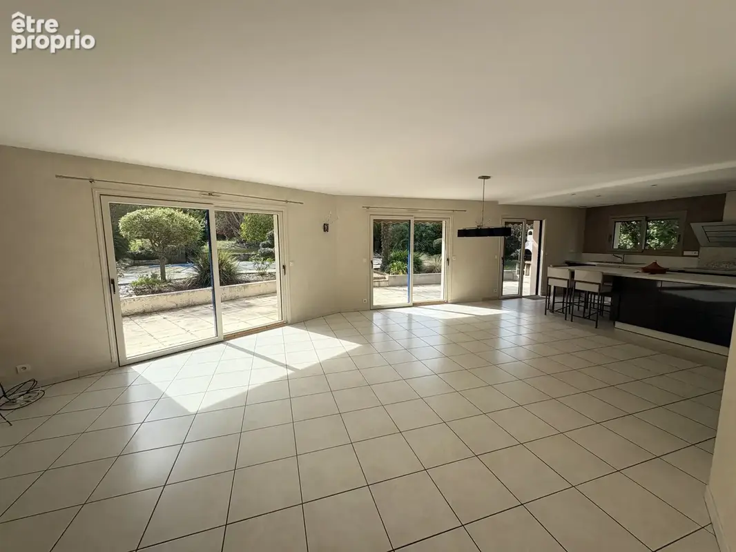 Élégante villa contemporaine avec piscine chauffée, proche plages - photo 4