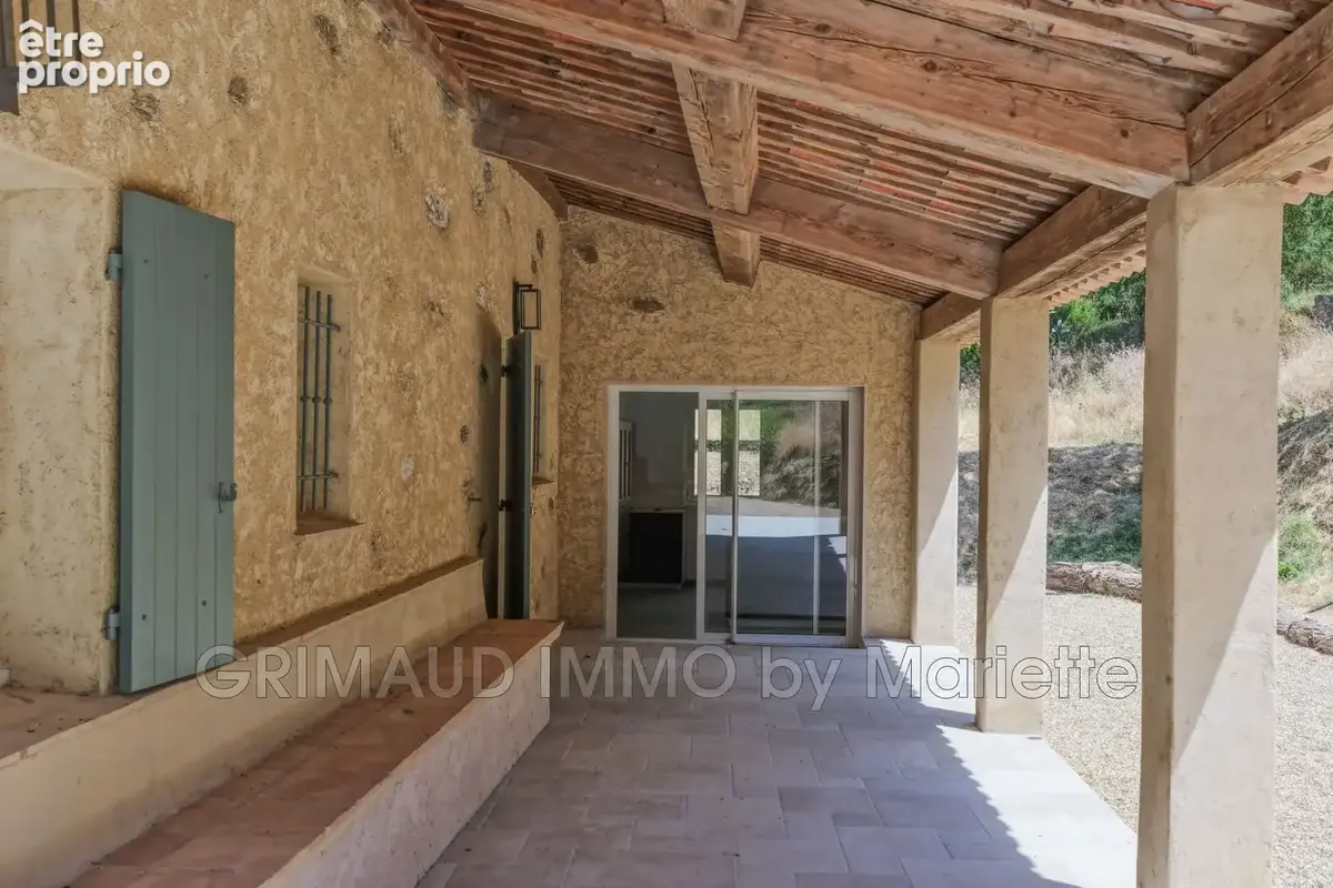 Maison 9 pièces 212 m² à vendre à La Garde-Freinet (83680) - photo 3