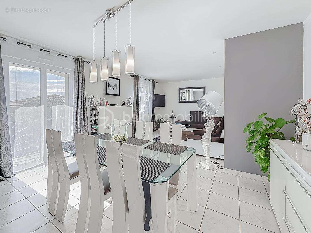 Maison à COURNONSEC