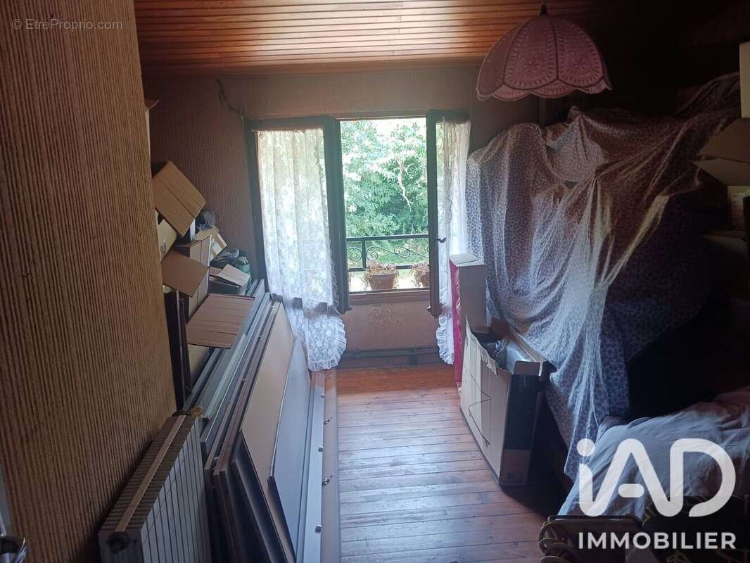 Maison 121 m² à Champagne-Saint-Hilaire  - photo 9