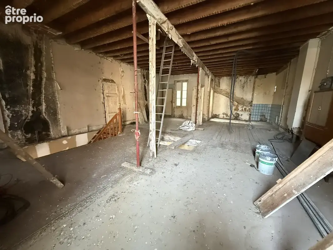 VILLENEUVE-SUR-LOT, maison de ville entièrement à restaurer (possibilité de créer 3 logements) - photo 2