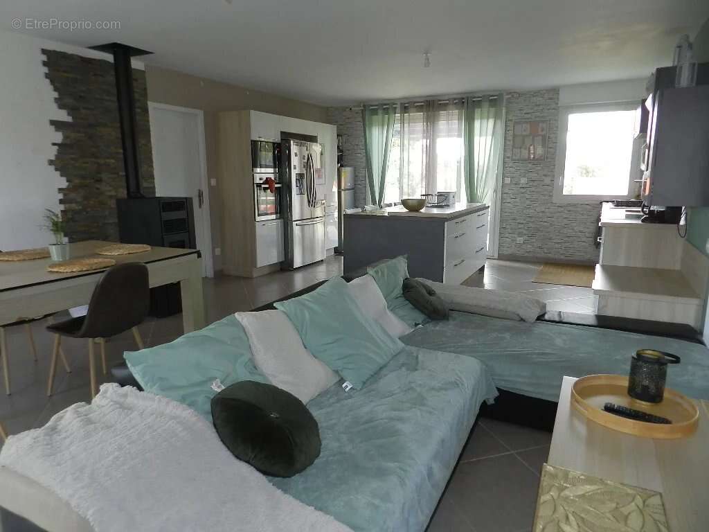 Maison à SAINT-PIERRE-SUR-DIVES