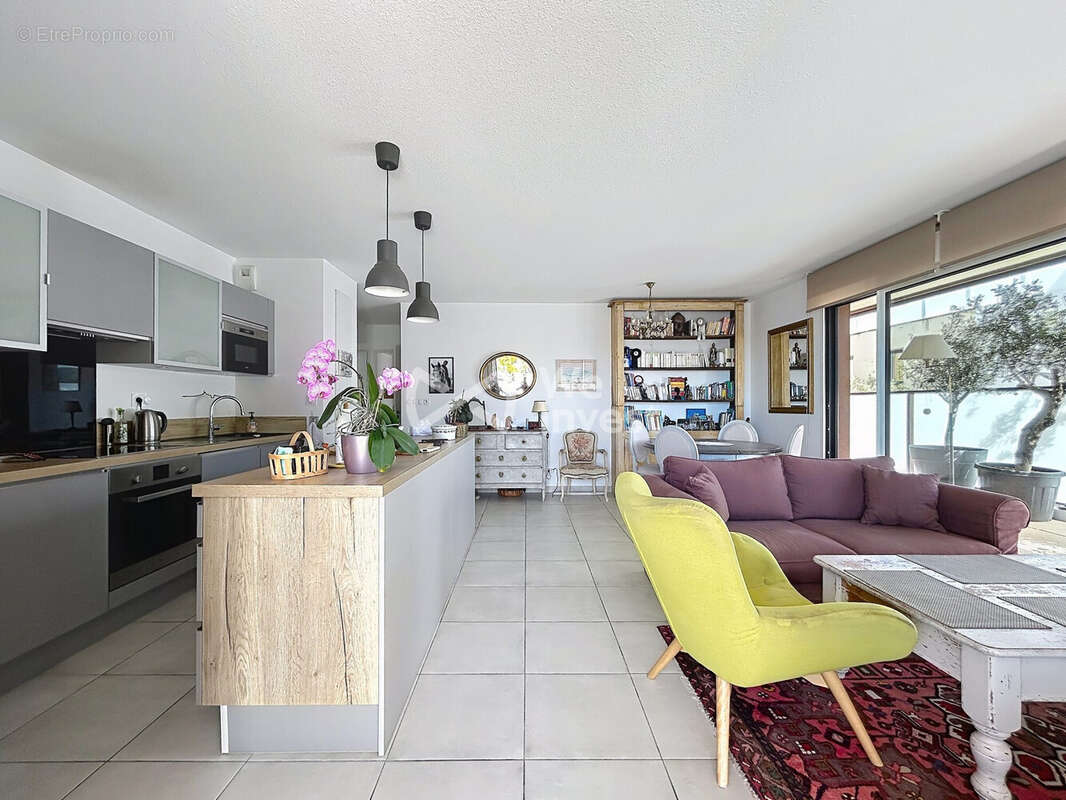 Appartement à MAUGUIO