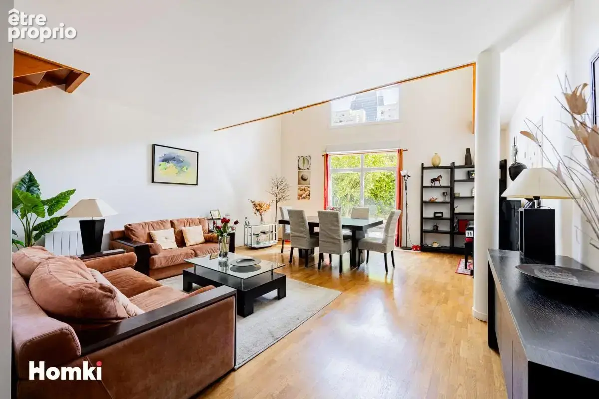 Appartement à COURBEVOIE