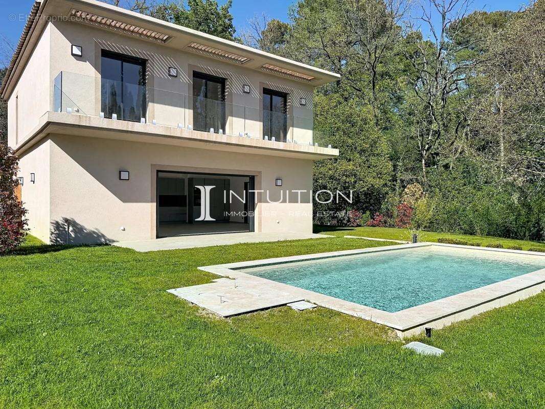 Maison à MOUGINS