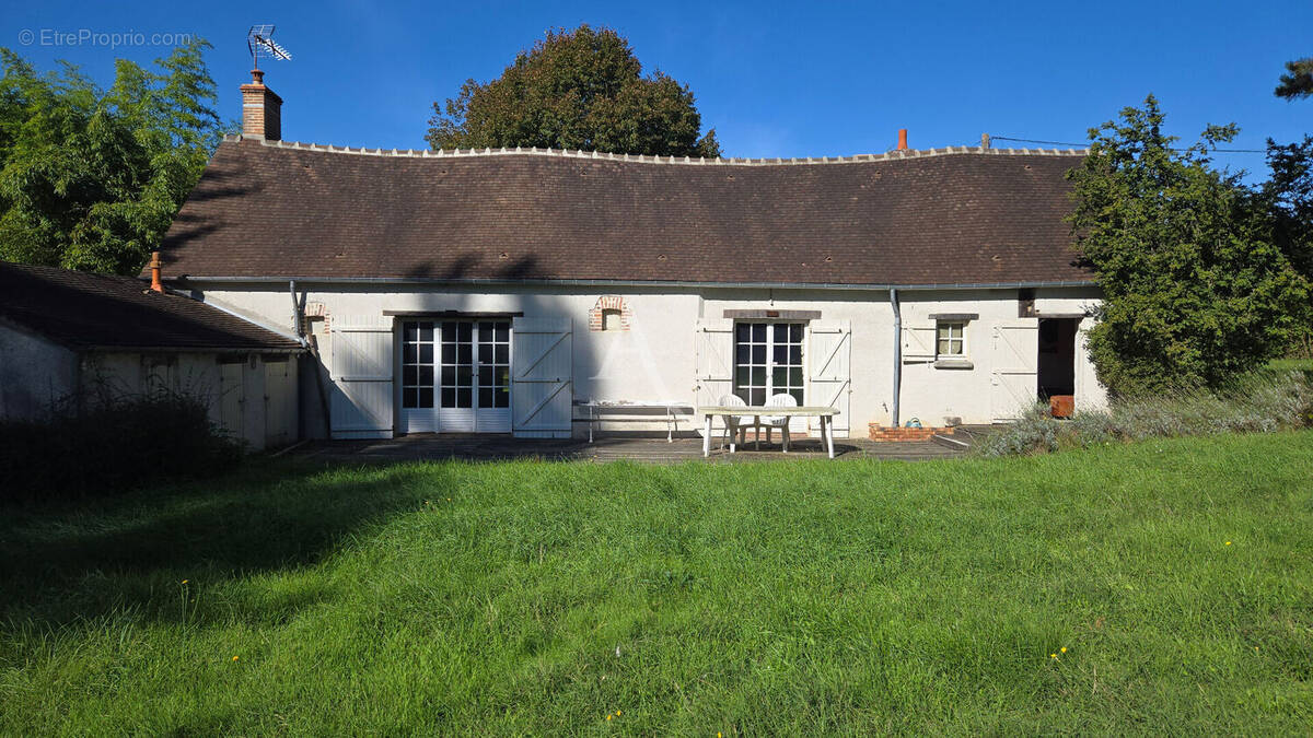 Maison à LES BORDES