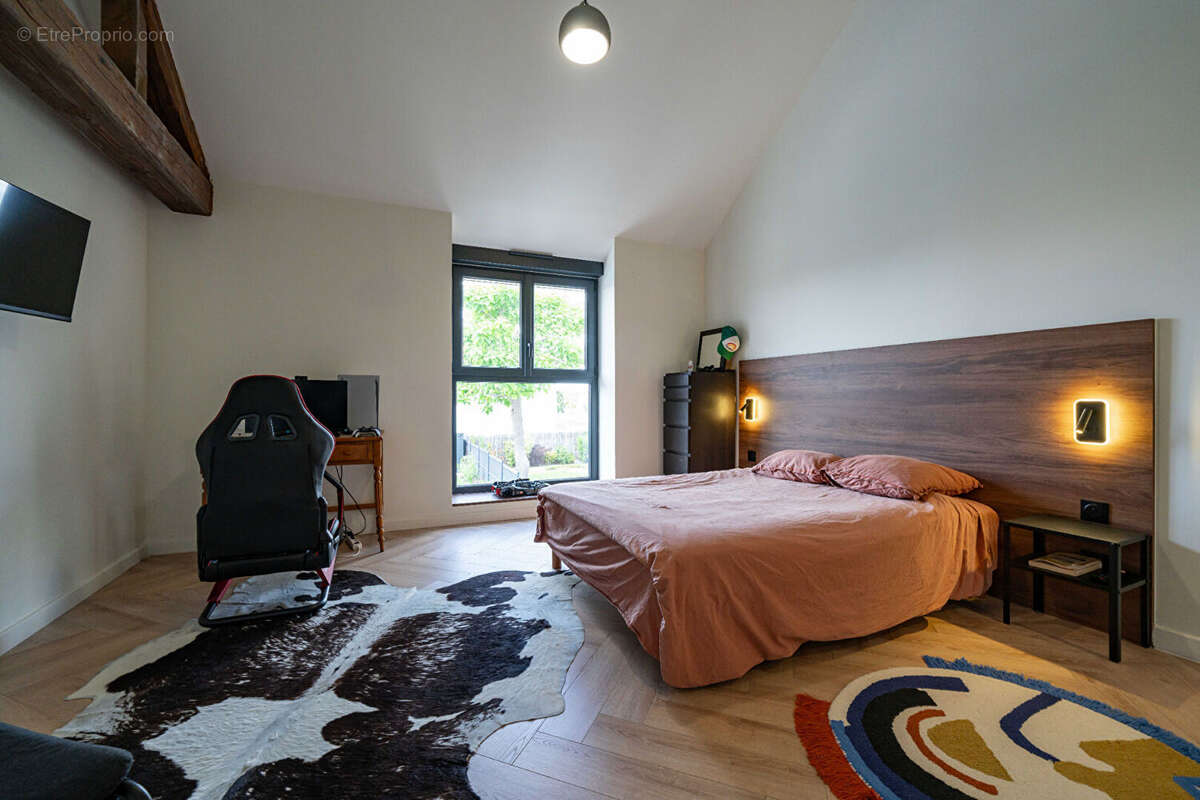 Maison renovée avec piscine 252 m² - proche bezannes - photo 9