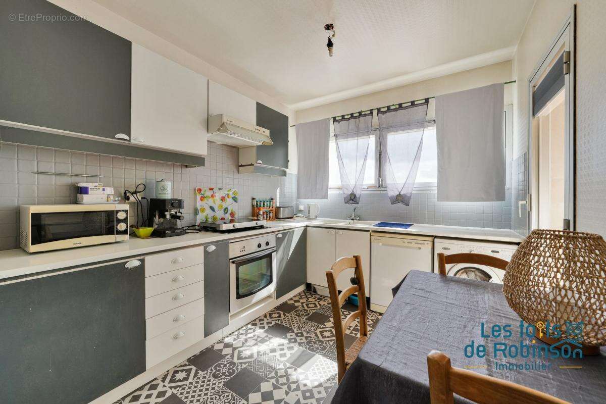 Appartement à LE PLESSIS-ROBINSON
