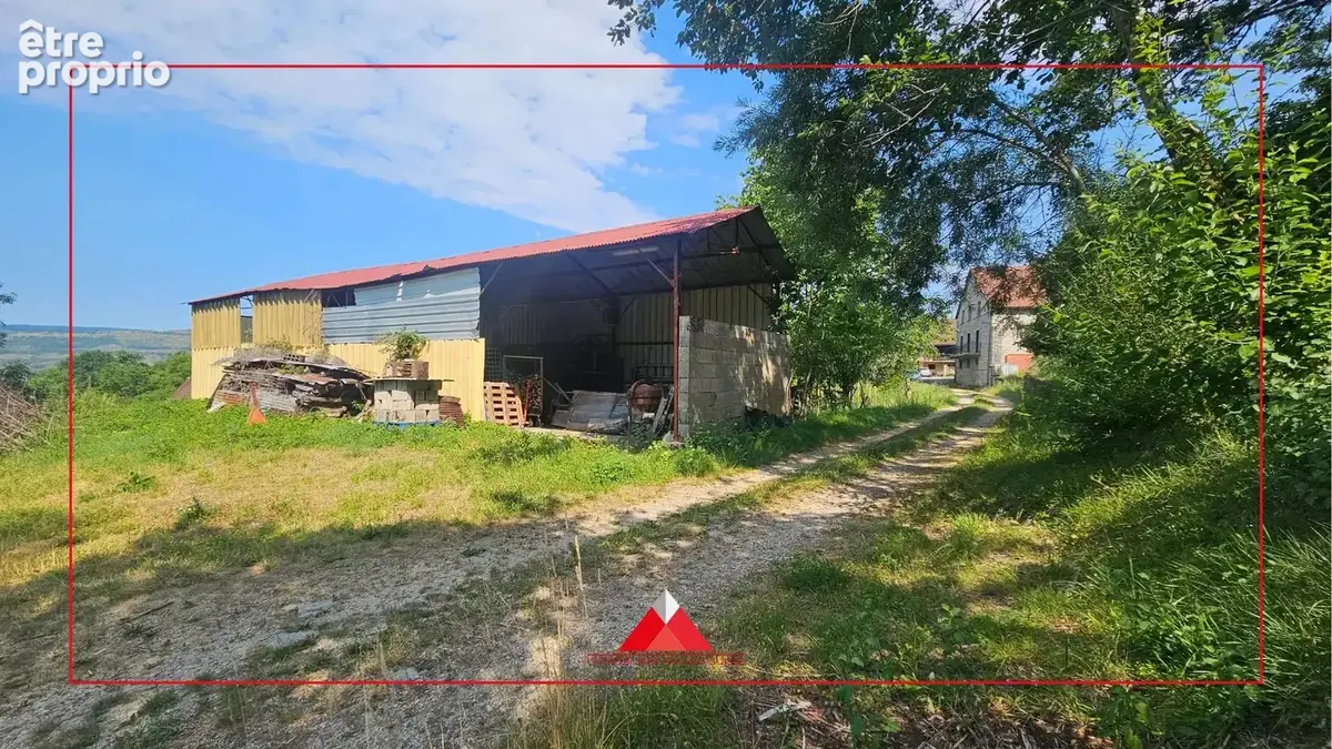 Maison en pierres apparentes avec 3512m² de terrain - photo 2