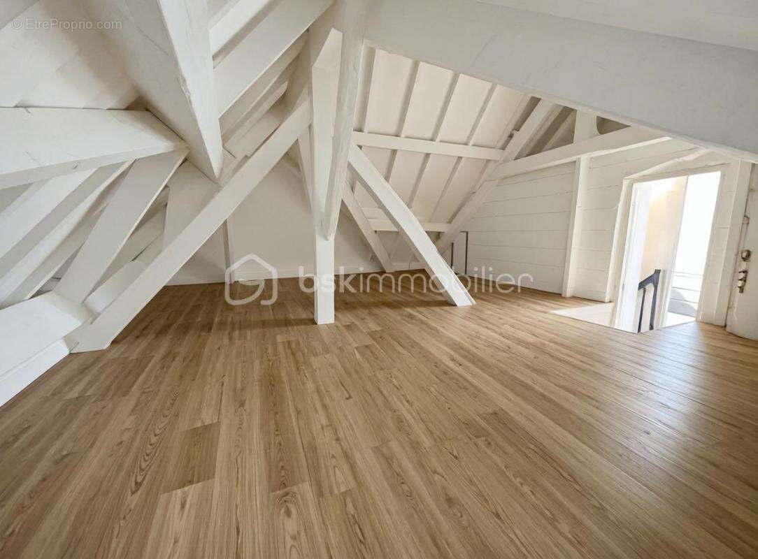 Appartement à BREUILLET