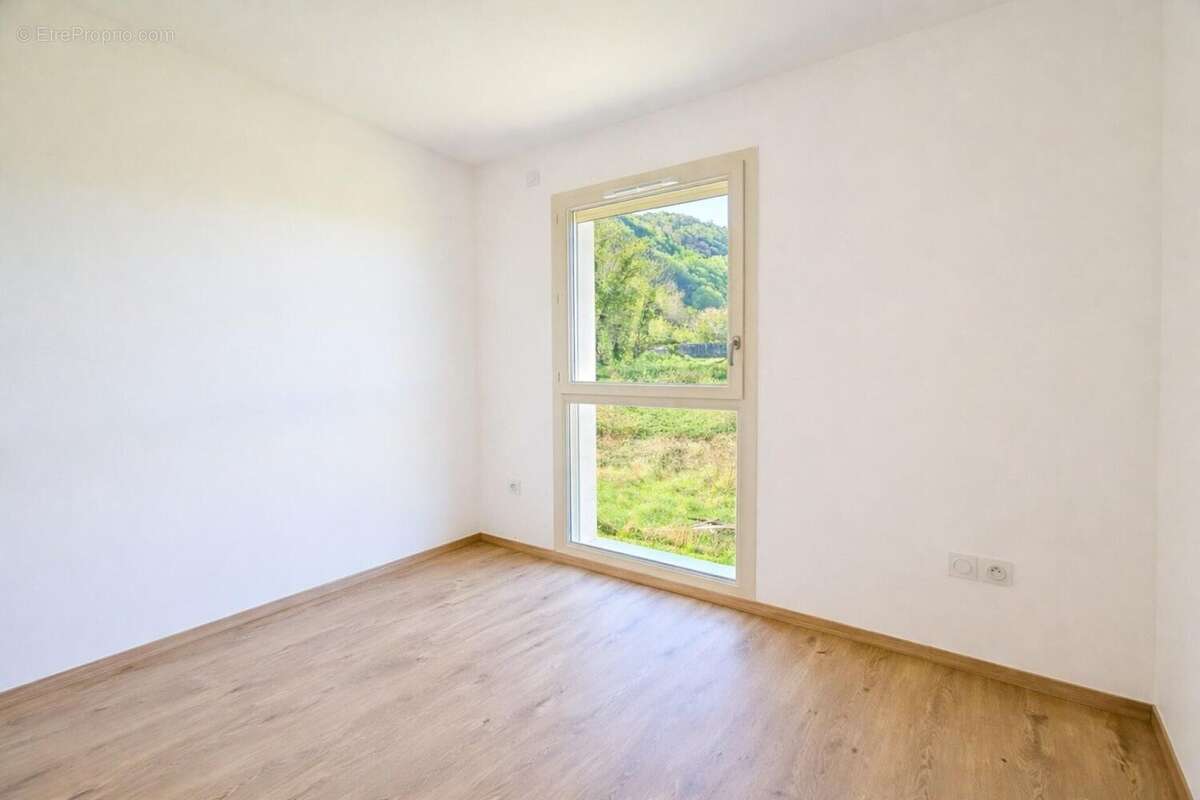 Maison 90 m² à Cognin-Les-Gorges  - photo 6