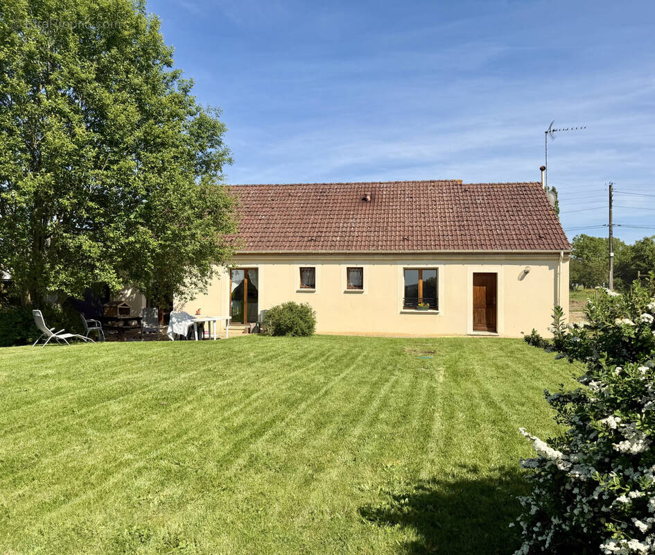 Maison à DIGNY