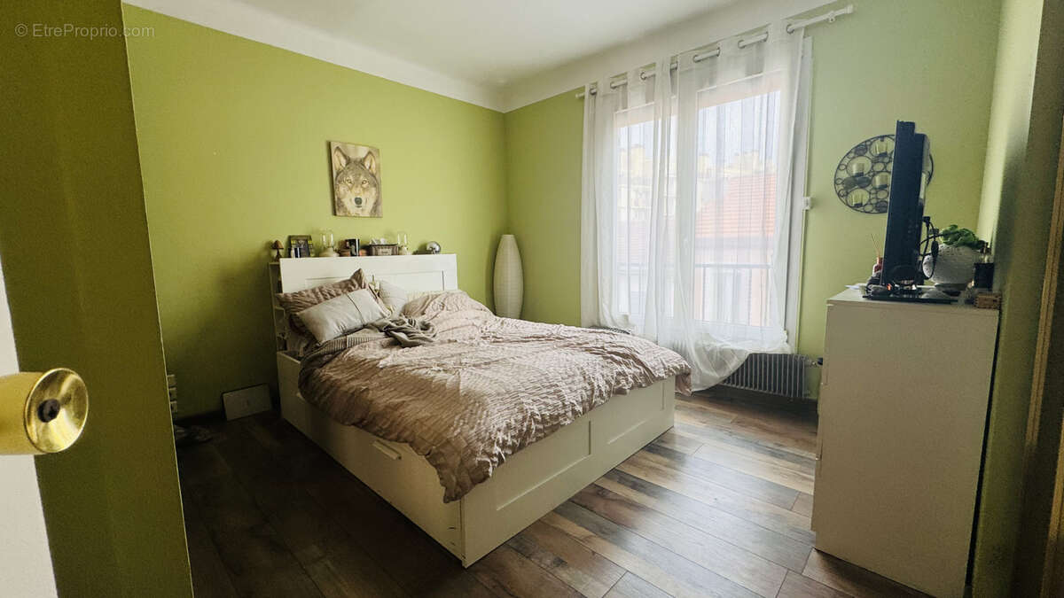 Appartement à MARSEILLE-4E