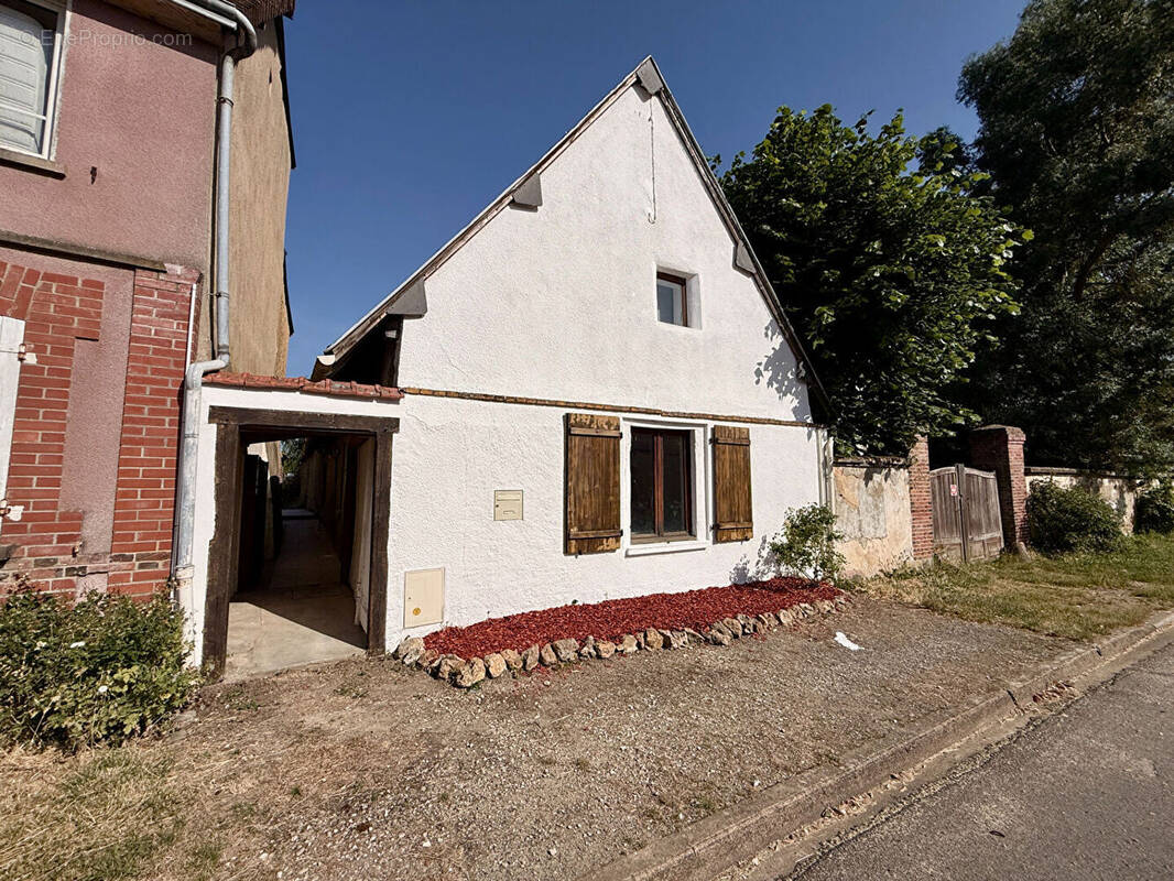 Maison à MESLAY-LE-VIDAME