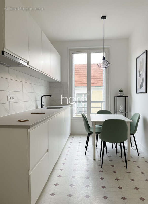 Appartement à COURBEVOIE