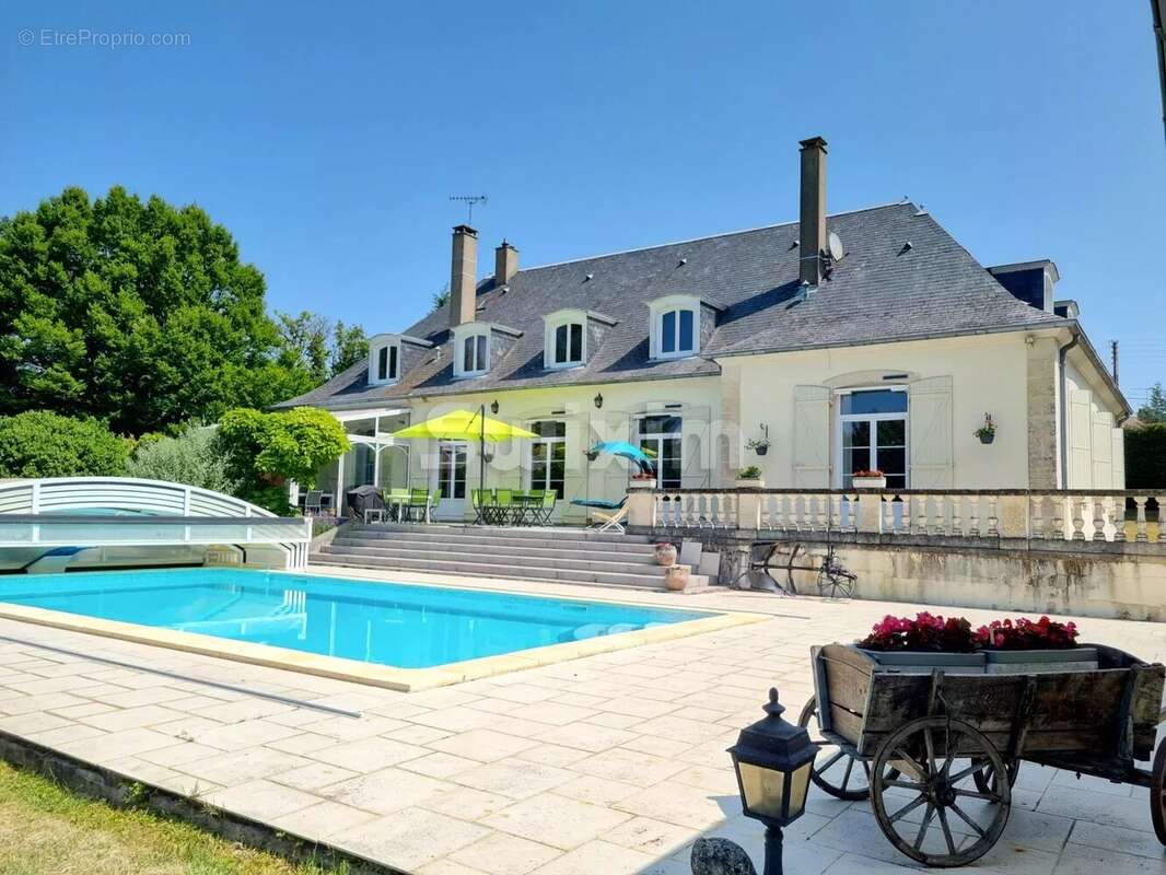 Maison à VARENNES-VAUZELLES