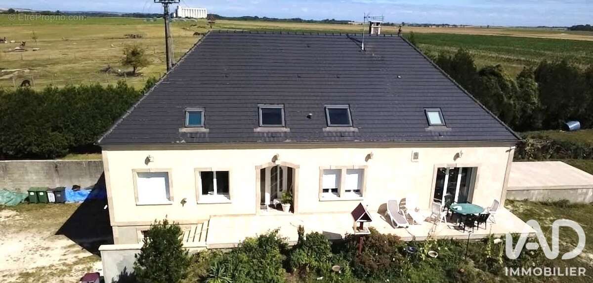 Maison 267 m² à Assenay  - photo 3