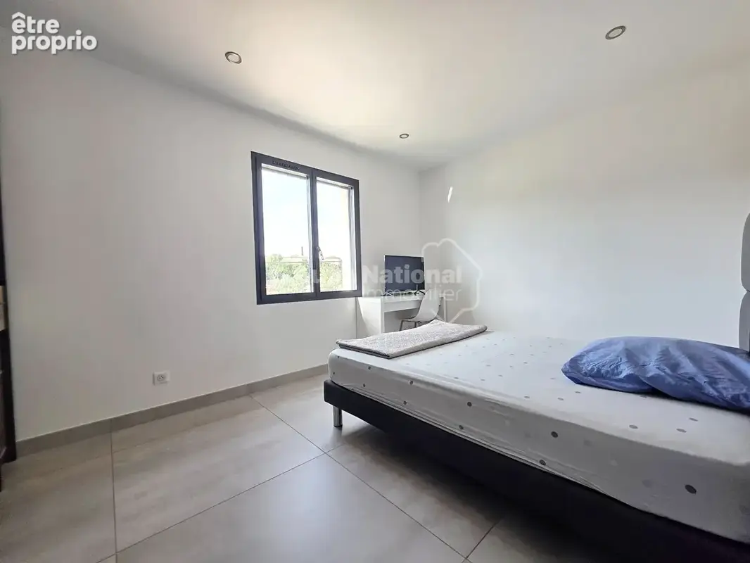 Maison 5 pièces de 142 m² avec piscine, garage et accès au canal ? Saint-Chamas (13250) - photo 15