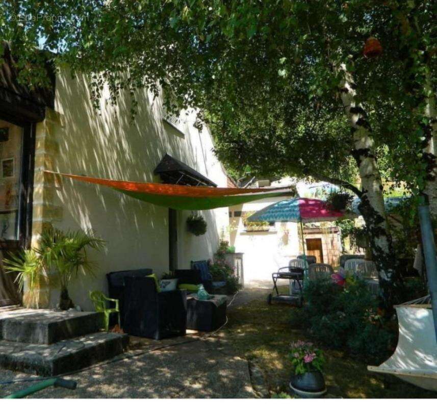 Maison à LE LARDIN-SAINT-LAZARE