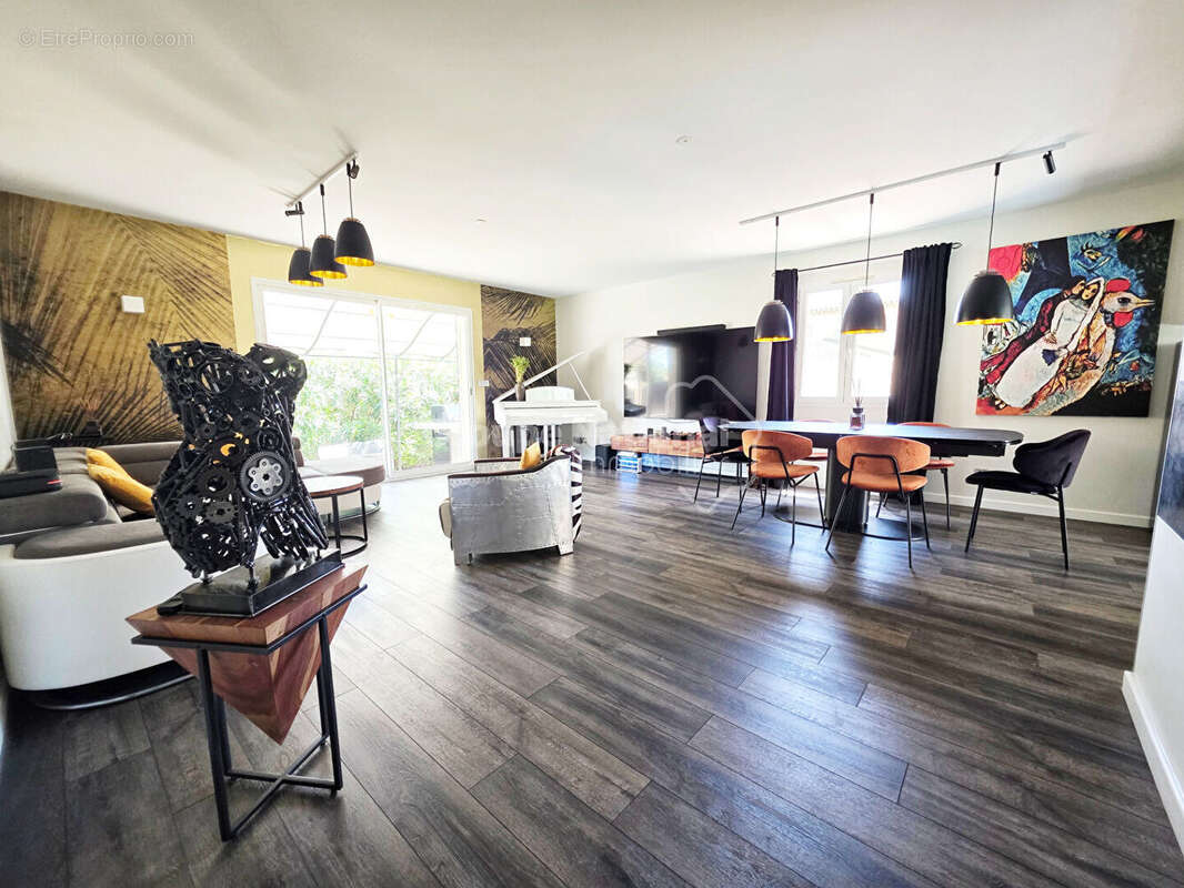 Superbe maison 5 pièces avec piscine à Istres, Village d'Entressen - photo 2