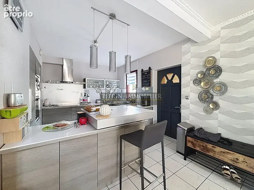 Langueux - belle maison familiale avec vastes dépendances - photo 7