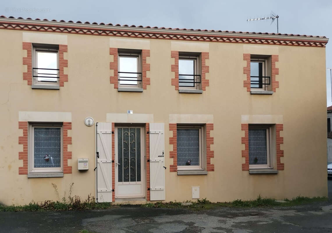 Maison à LES HERBIERS