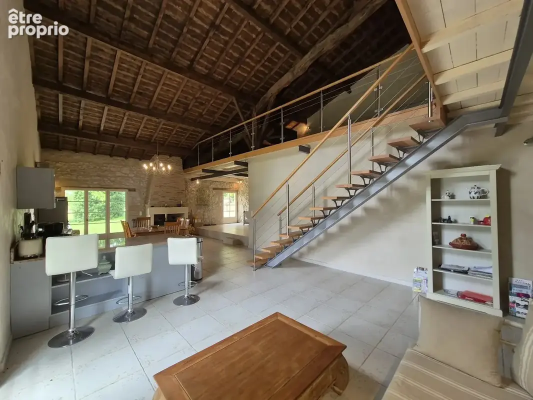 Maison en pierre de caractère avec gîte et piscine - photo 16