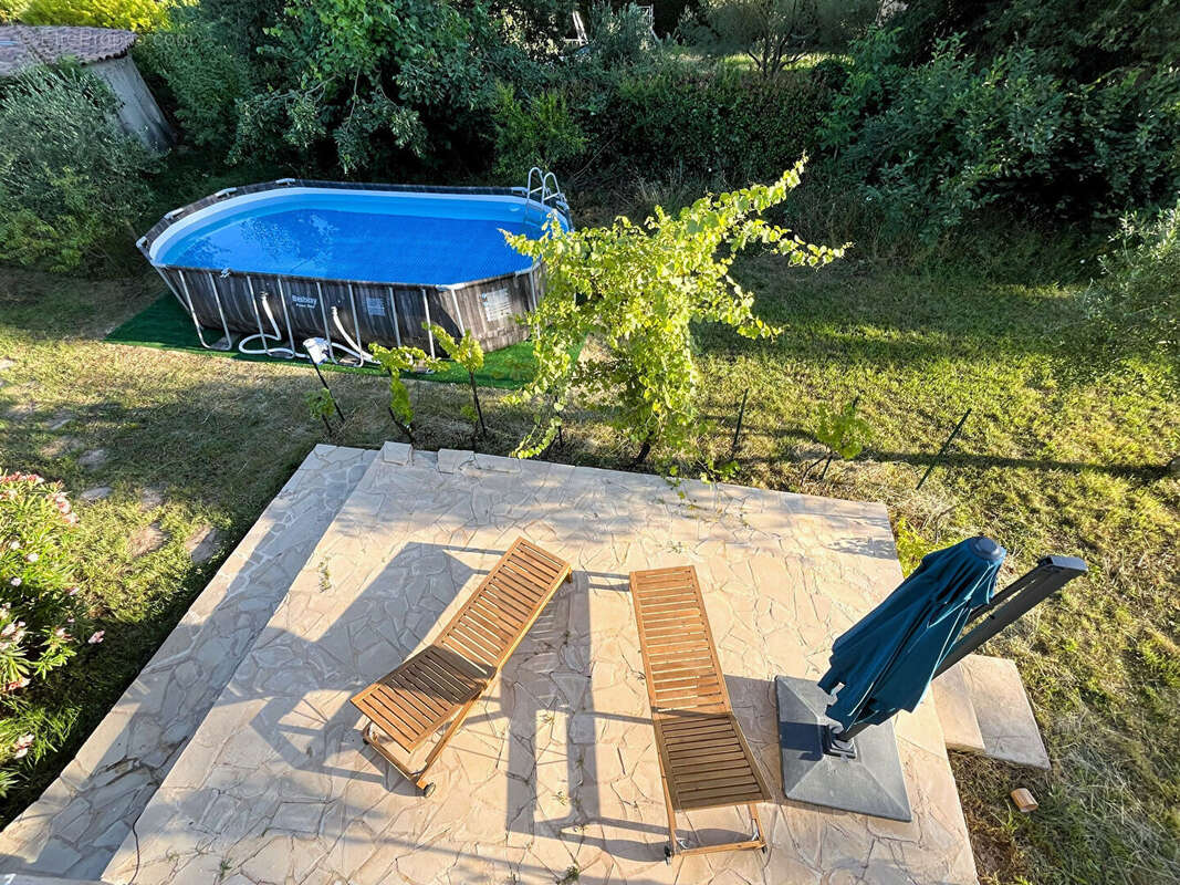 Maison à SAINT-CEZAIRE-SUR-SIAGNE